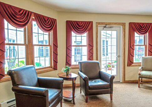 Will lit, garden view sitting area